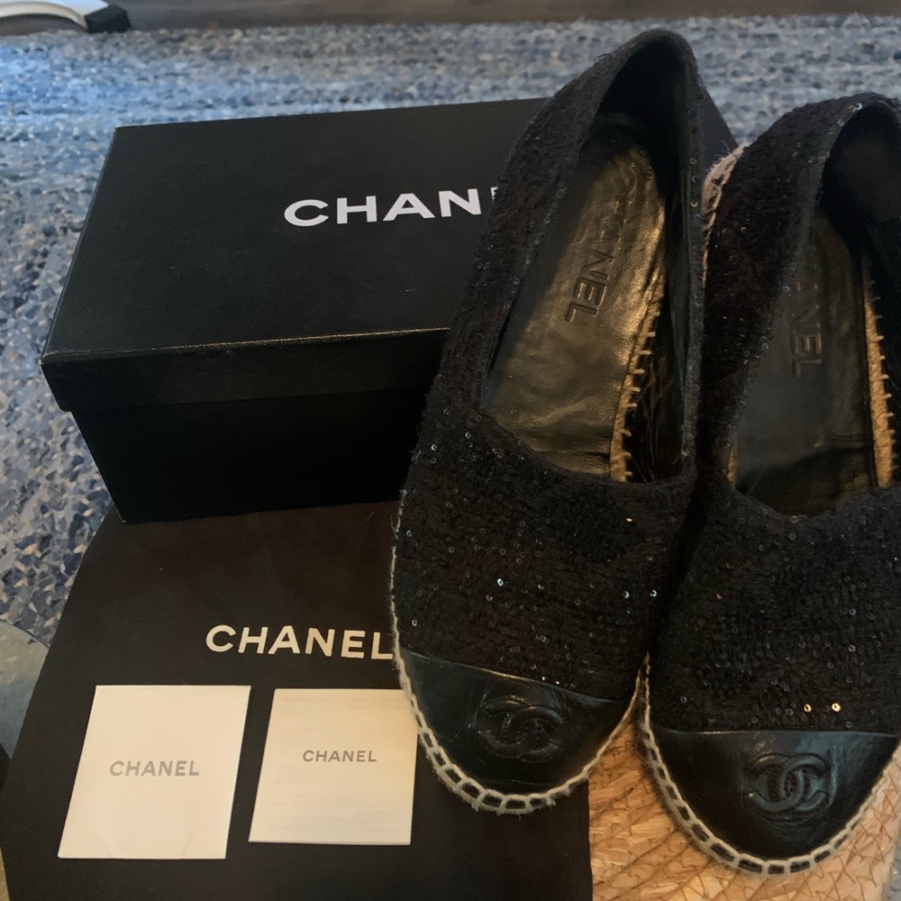 Chanel Interlocking CC - Picture 11 of 13